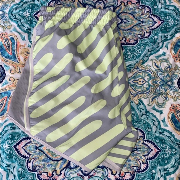 Nike Dri Fit Shorts - Picture 4 of 4